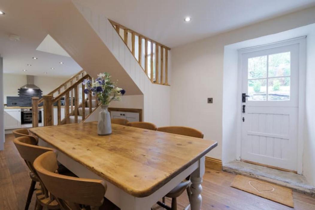 5 Star Cottage On The Green With Log Burner - Dog Friendly Austwick Exterior photo